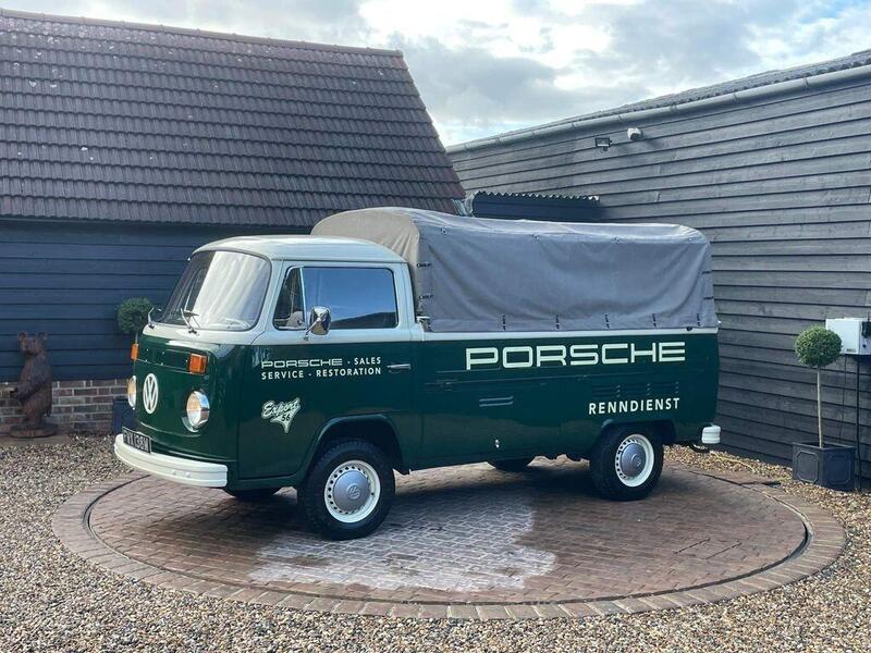 Volkswagen Transporter view 2
