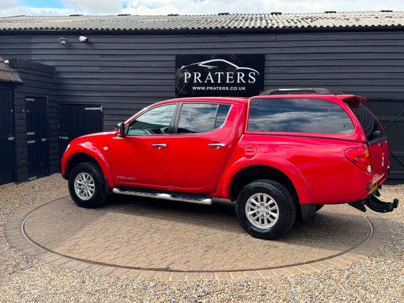 Mitsubishi L200 view 7