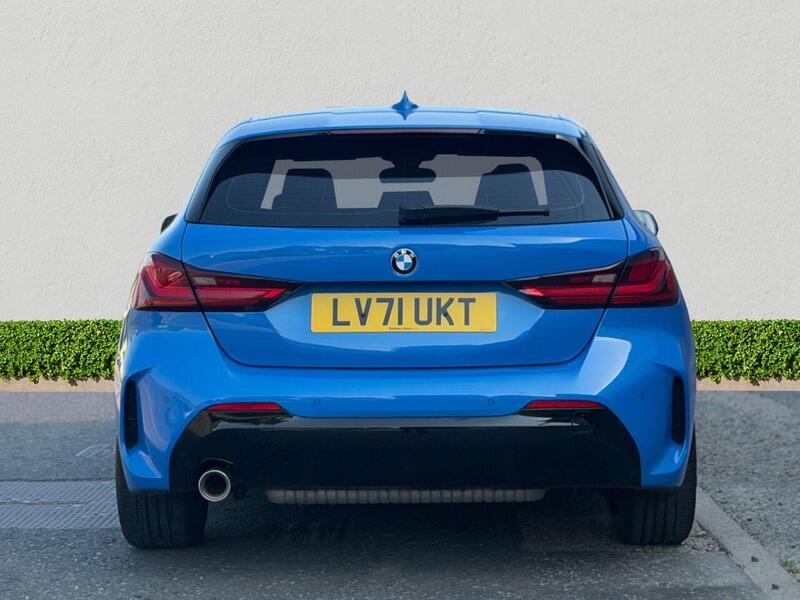 BMW 1 Series view 6