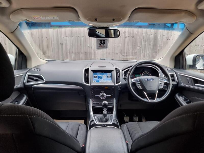 Ford Edge view 5