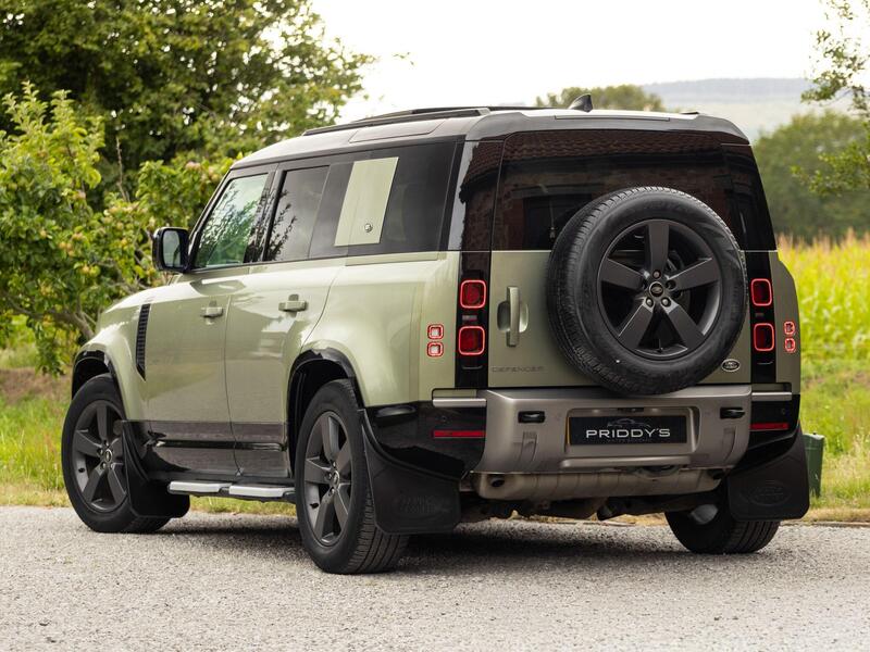 Land Rover Defender 110 view 2