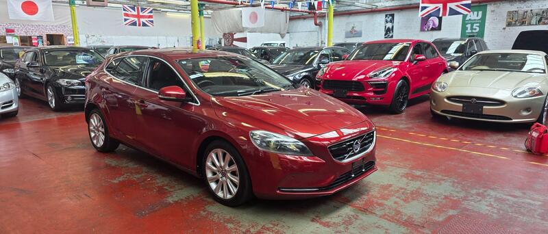Volvo V40 view 3