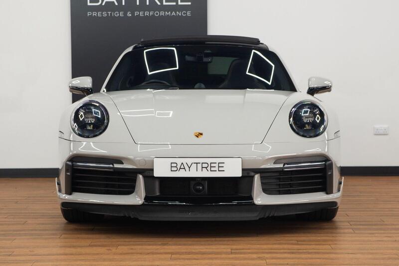 Porsche 911 view 7