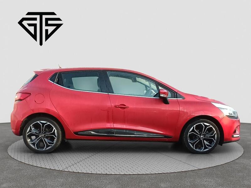 Renault Clio view 2