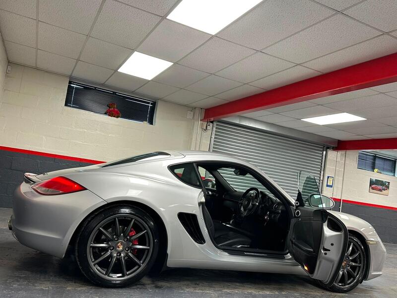 Porsche Cayman view 5