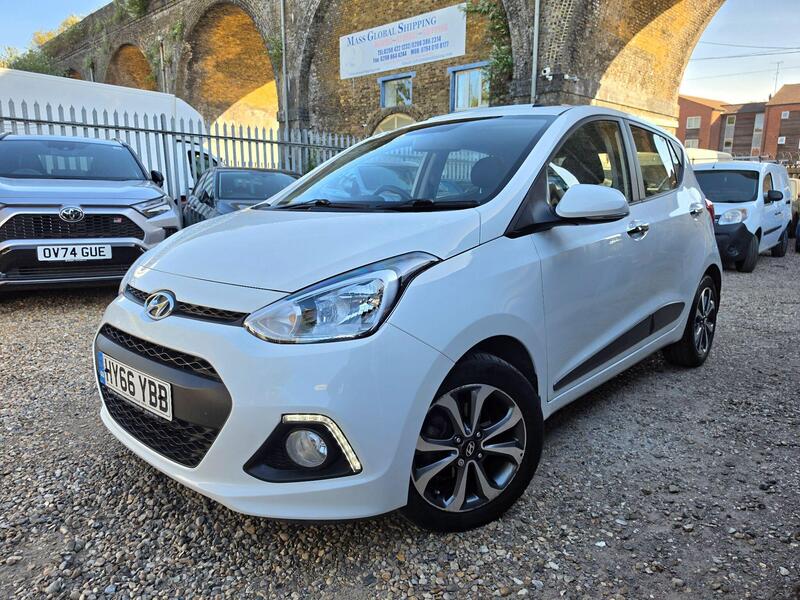 Hyundai i10 1.2 Premium SE Auto Euro 6 5dr thumbnail 4