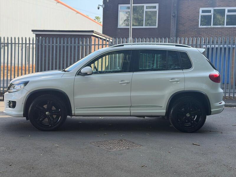 Volkswagen Tiguan view 5