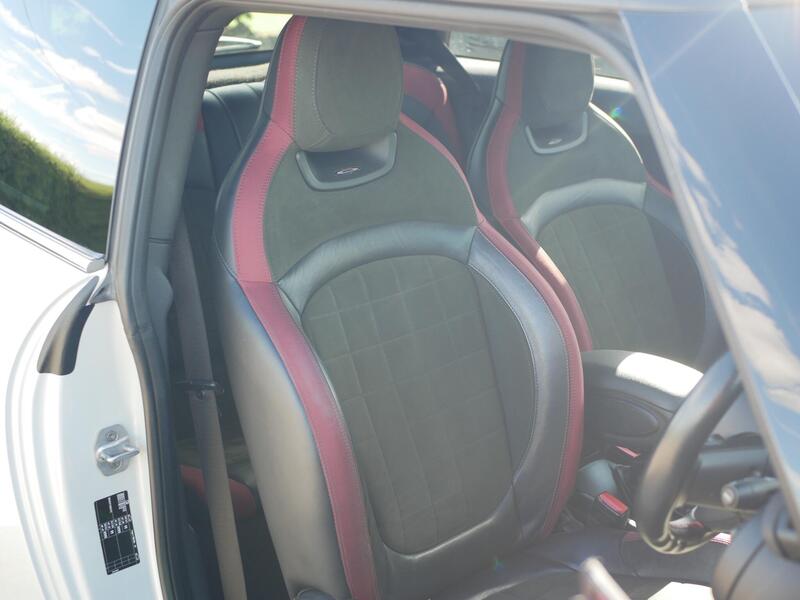 MINI Hatch view 3
