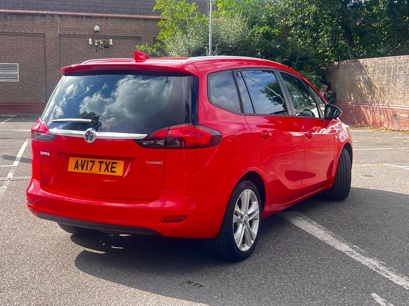 Vauxhall Zafira Tourer view 7