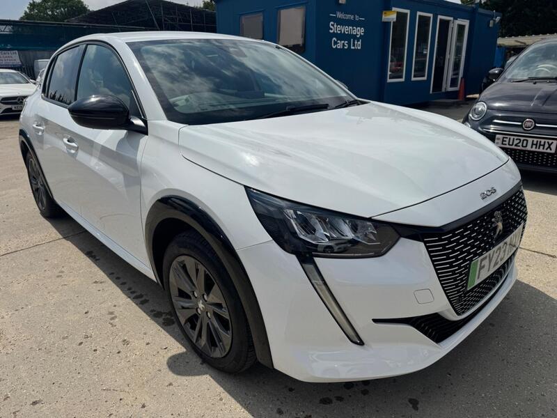 Peugeot E-208 view 4