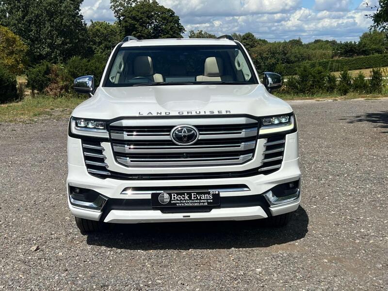 Toyota Land Cruiser view 2