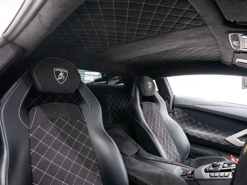 Lamborghini Aventador view 7