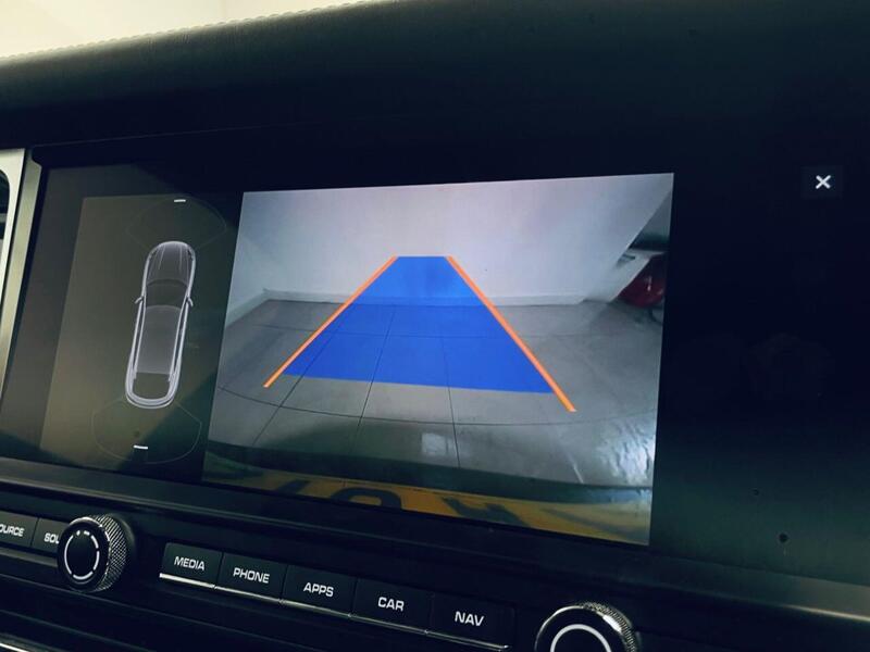 Porsche Macan view 2