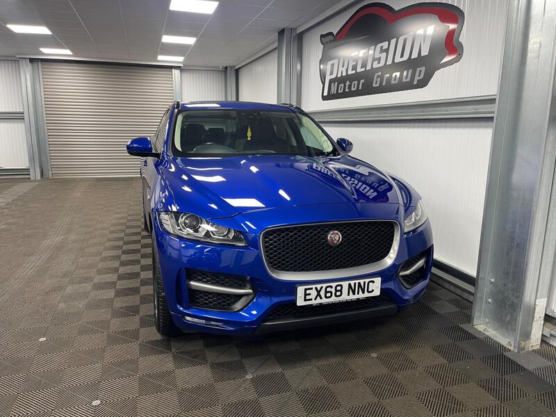 Jaguar F-Pace view 3