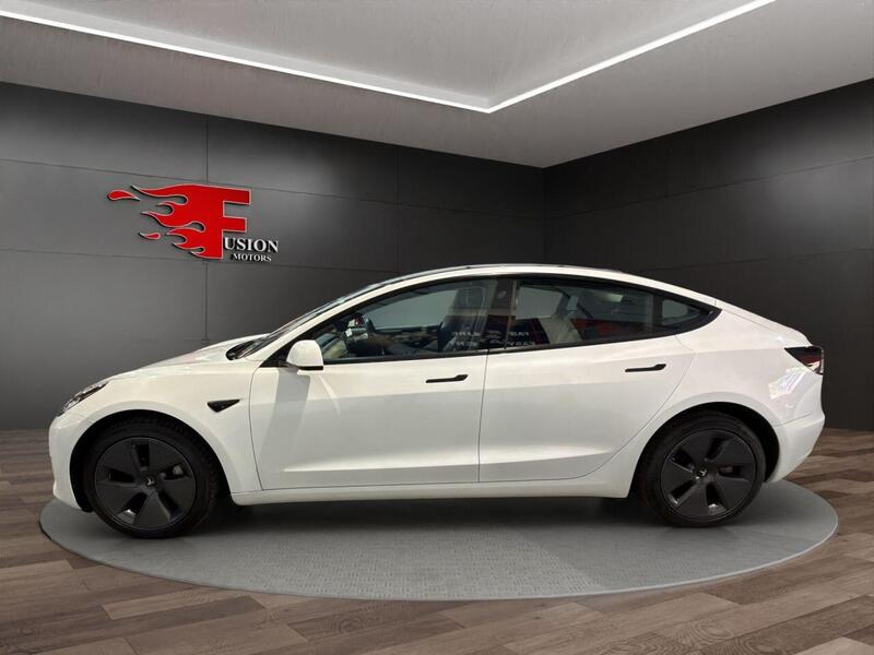 Tesla Model 3 view 4