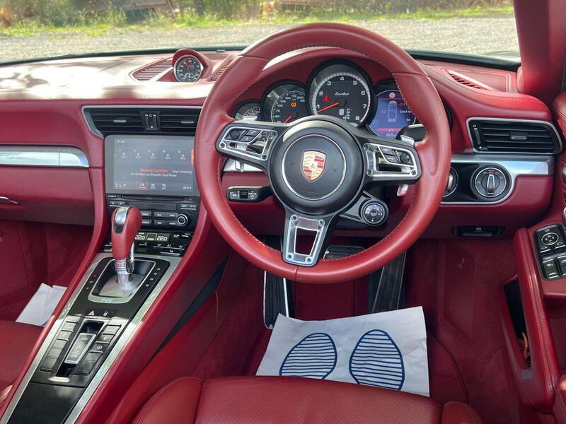 Porsche 911 view 3