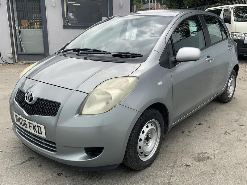 Toyota Yaris view 3