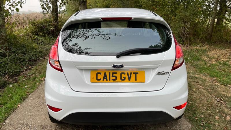 2015 Ford Fiesta — photo 11