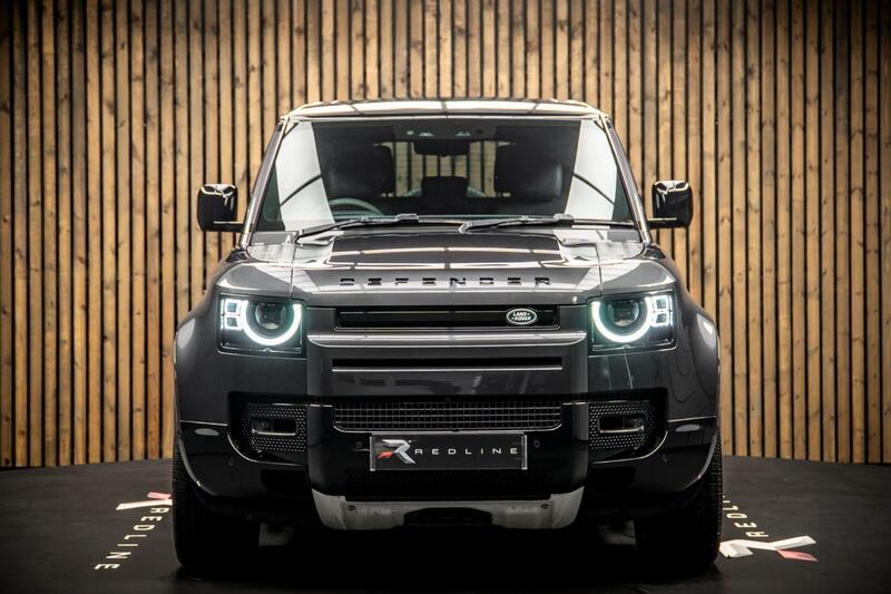 Land Rover Defender 90 view 5