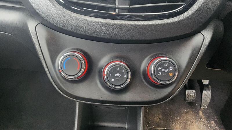 2015 Vauxhall Viva — photo 31