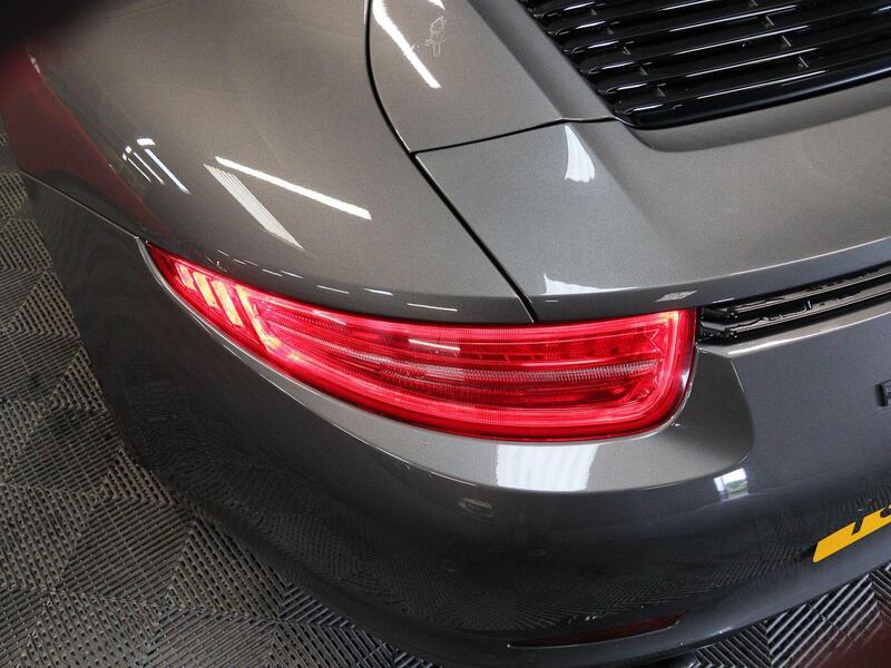 Porsche 911 view 31