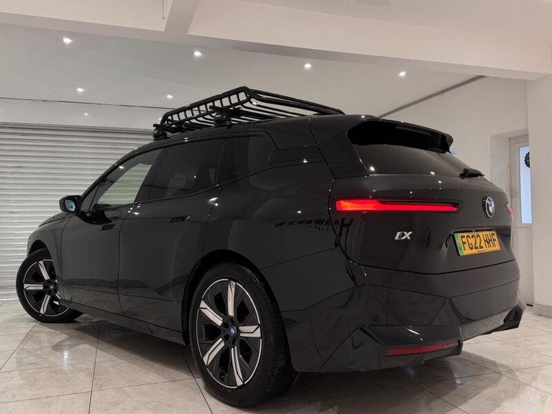 BMW Ix view 4