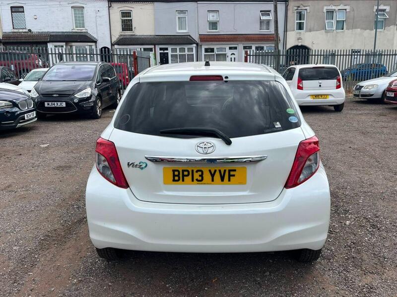 Toyota Yaris view 5