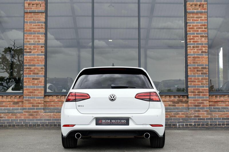 Volkswagen Golf view 6