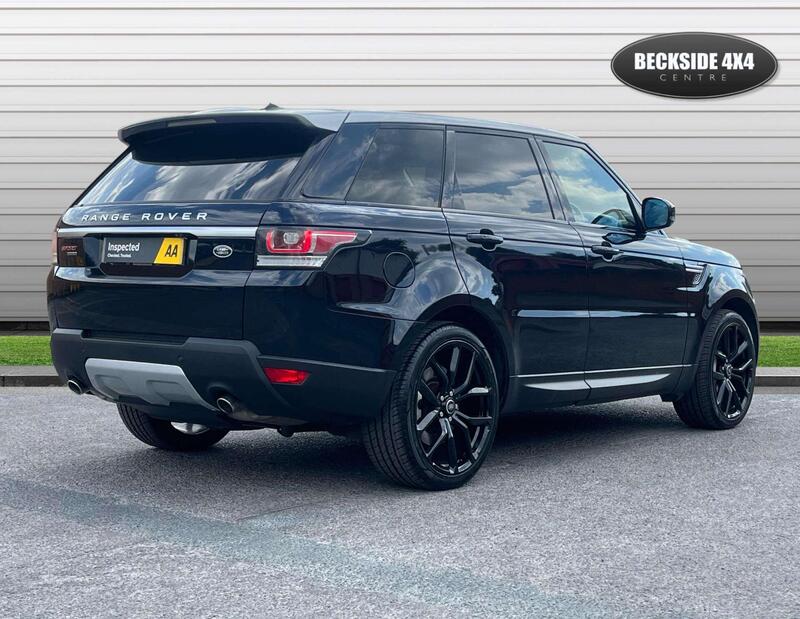 Land Rover Range Rover Sport view 3