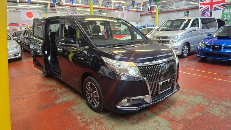 Toyota Voxy view 2