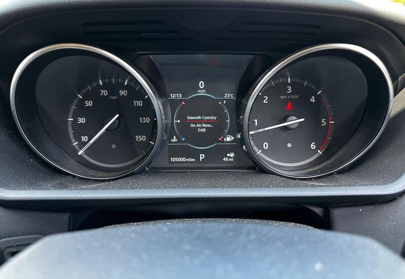 Land Rover Discovery 3 view 3