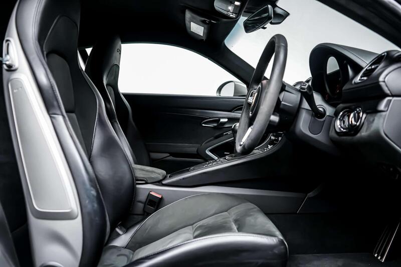 Porsche 718 Cayman view 6