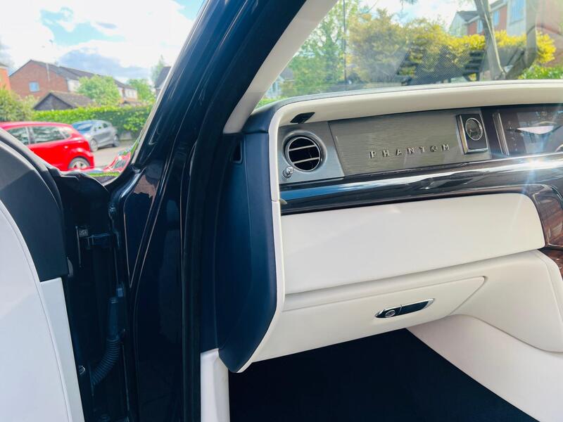 Rolls-Royce Phantom view 58