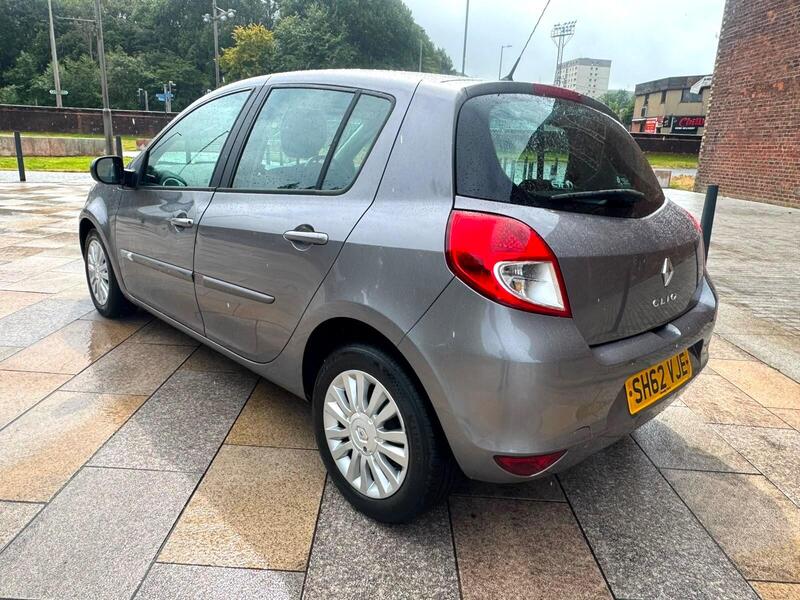Renault Clio view 4