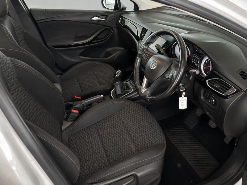 Vauxhall Astra view 7