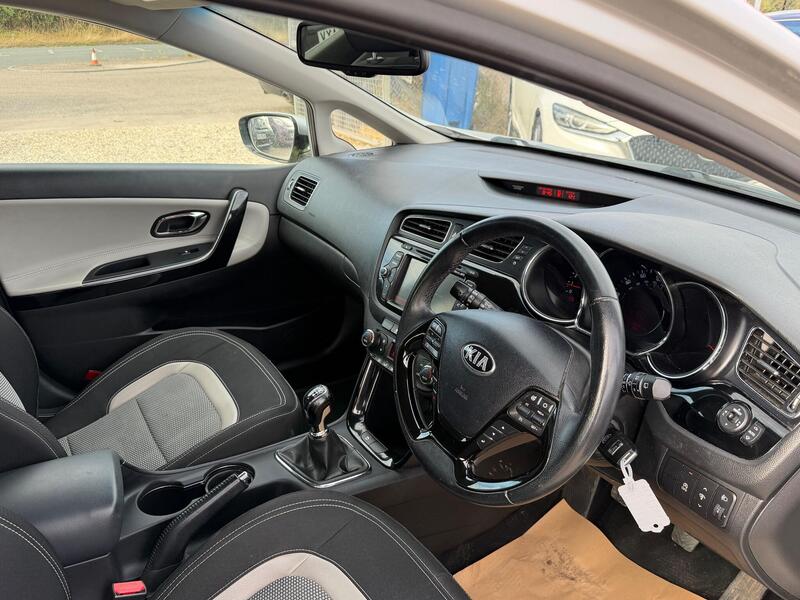 Kia Ceed view 3
