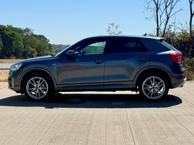 Audi Q2 view 7