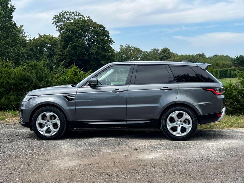 Land Rover Range Rover Sport view 4