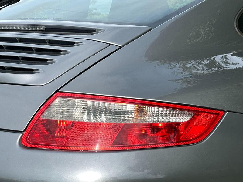 Porsche 911 view 64