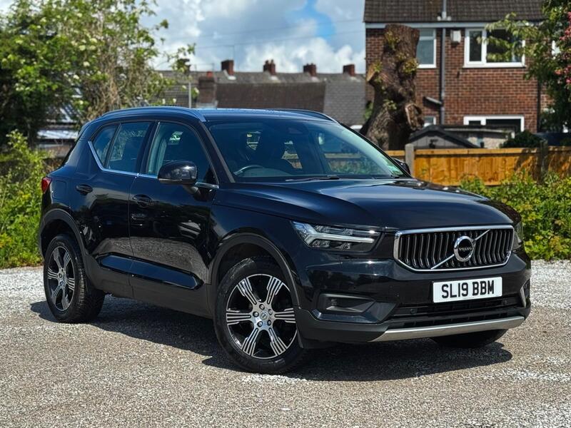 Volvo XC40 main image