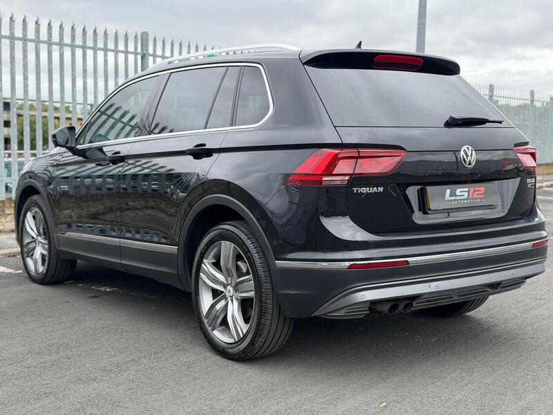 Volkswagen Tiguan view 3