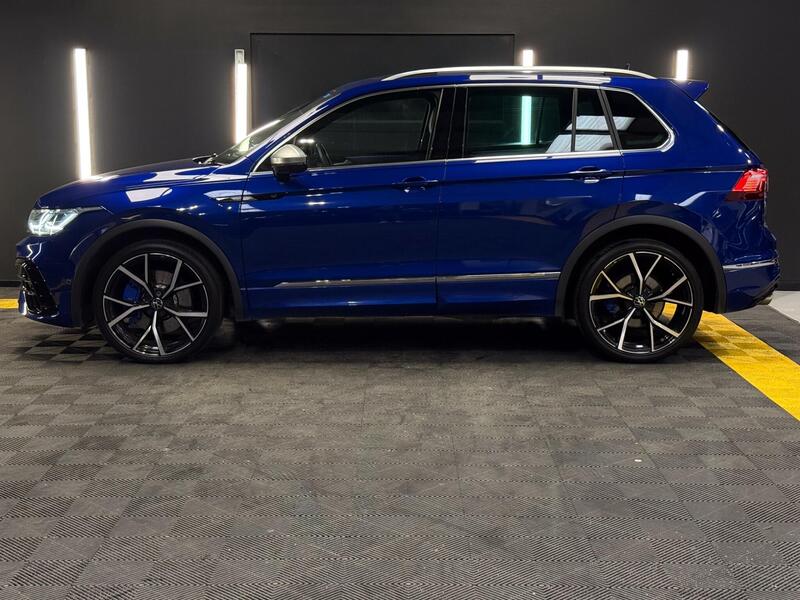 Volkswagen Tiguan view 3