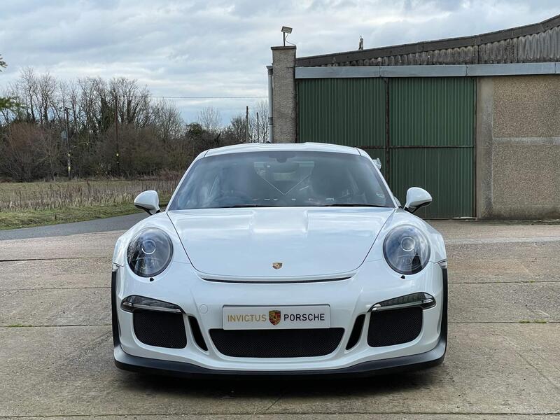 Porsche 911 view 19