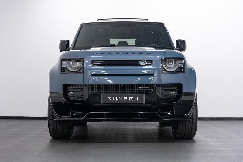 Land Rover Defender 90 view 3