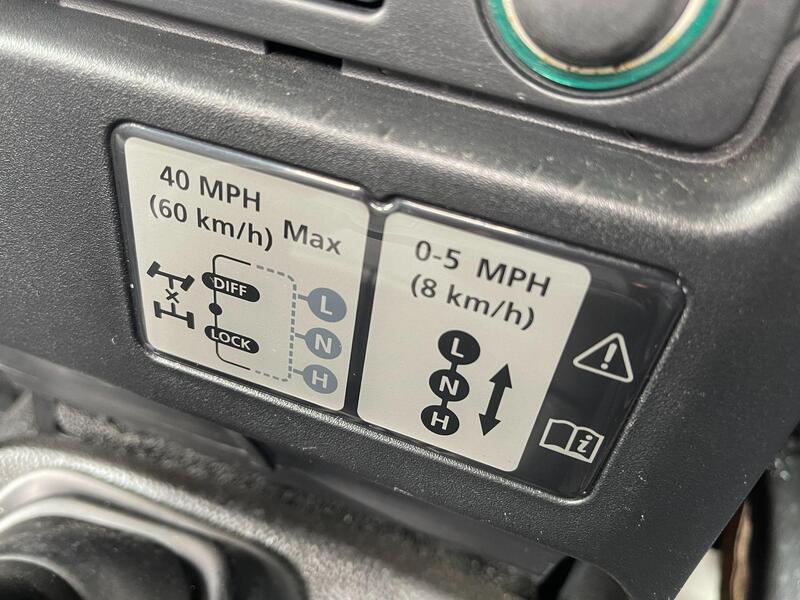 Land Rover Defender view 24
