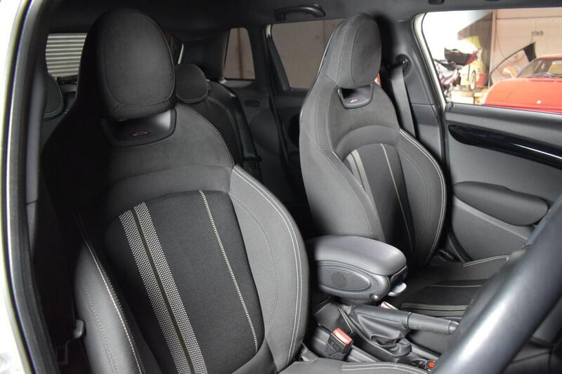 Mini Cooper view 4
