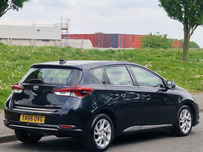 Toyota Auris view 5