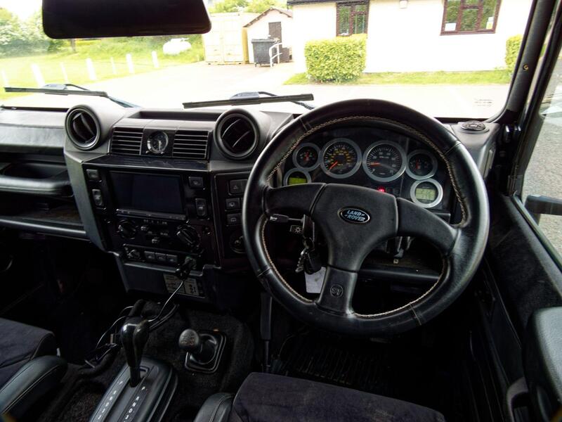 Land Rover Defender view 37