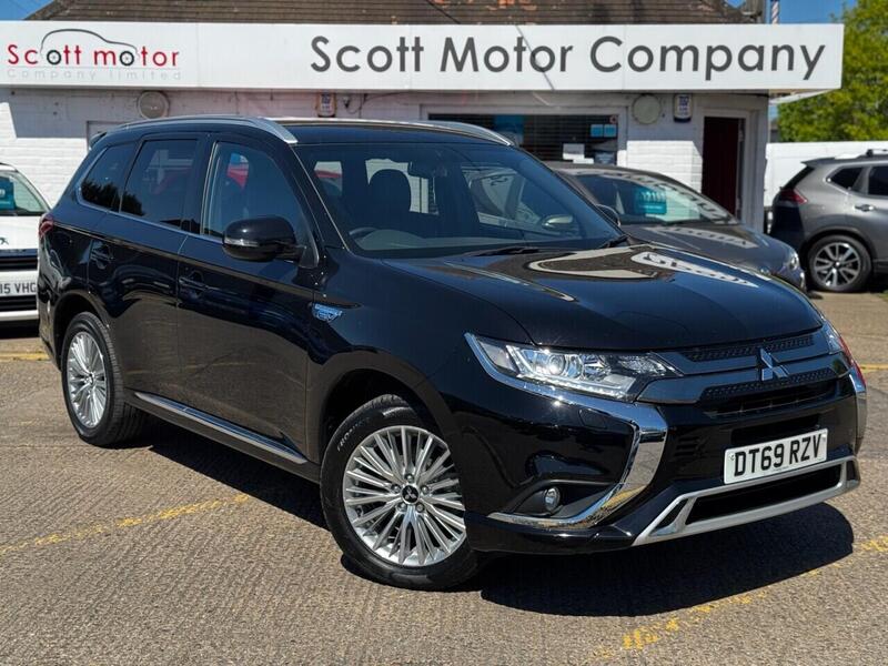 2020 Mitsubishi Outlander in Black for sale