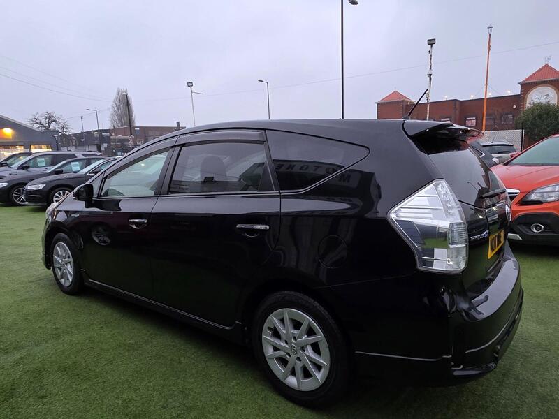 Toyota Prius view 7